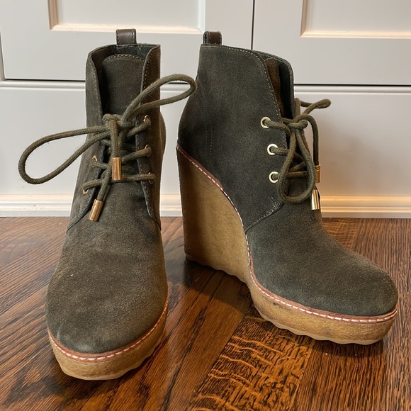 Tory Burch Lace-Up Green Suede Booties - Picture 3 of 5